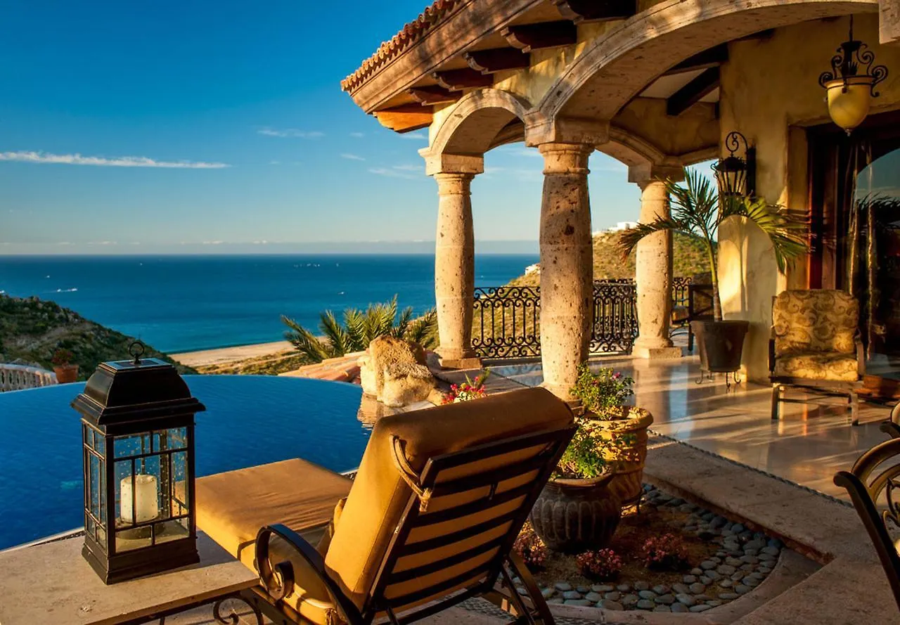 Stylish Pedregal Villa Maria location